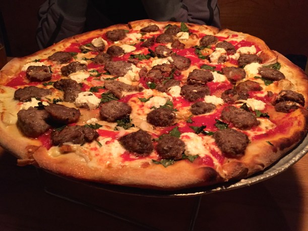 Meatball, Ricotta & Garlic Pizza